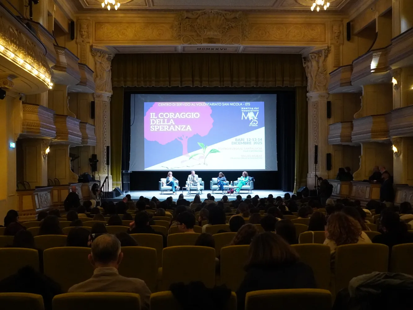 Foto dell’incontro Voci che sfidano la violenza di genere del Meeting del Volontariato 2025 "Il Coraggio della Speranza" 12 Dicembre 2025 ore 10:00 - Pubblico del Kursaal Santalucia